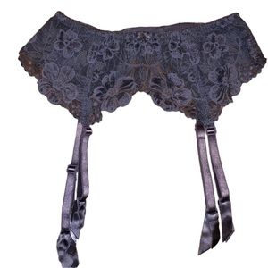 VS Lace Garter Belt